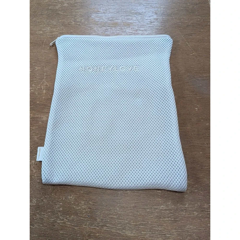 Honeylove Mesh Laundry Bag‎ for Delicates Zippered Shapewear Wash Bag Logo